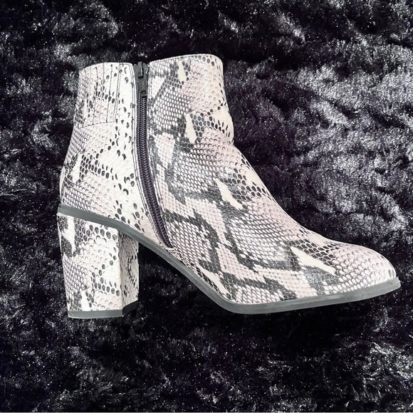 SEYCHELLES Python Mist Boots - Picture 2 of 5